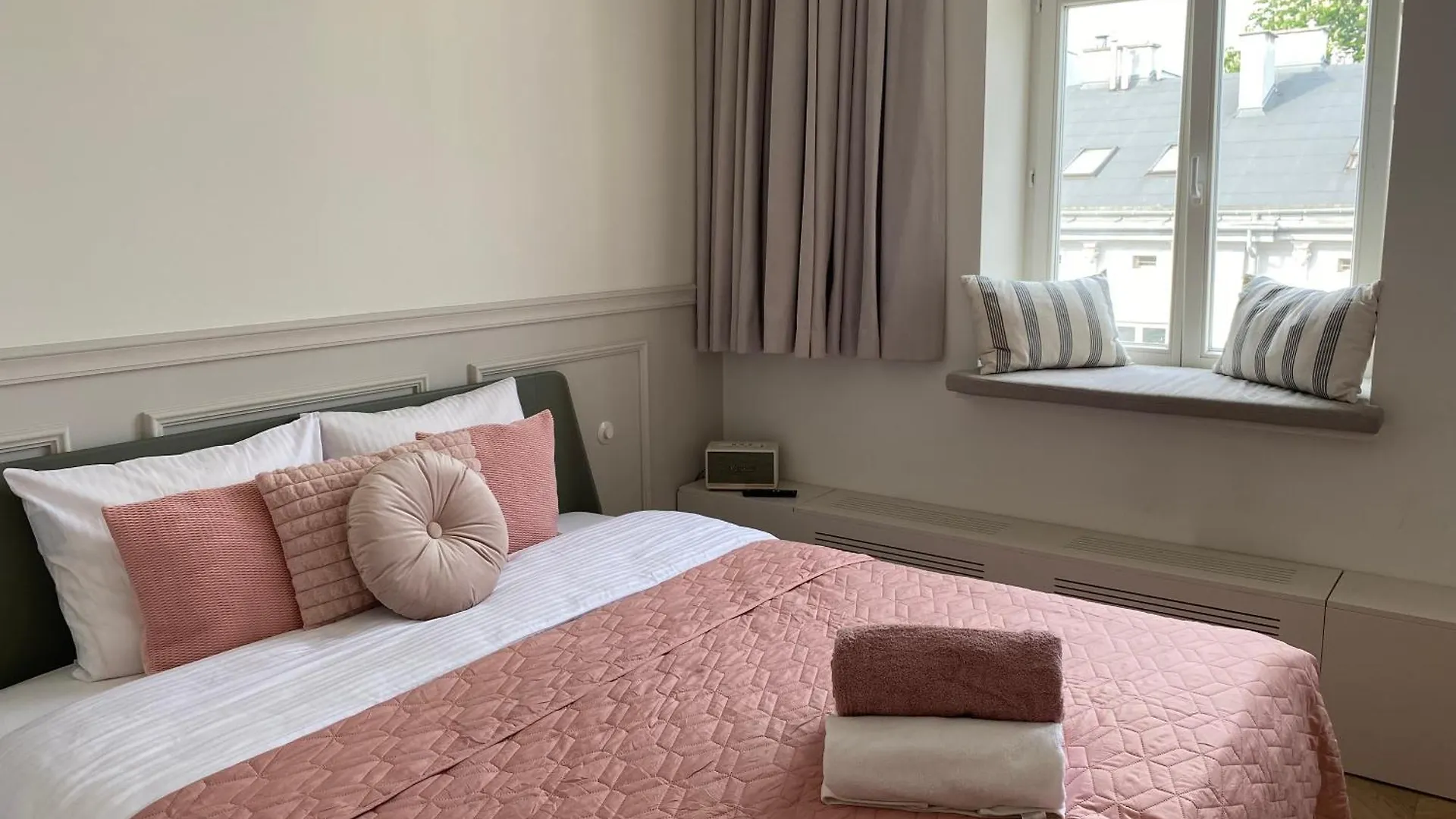 Royal Rose Apartment - Old Town Krakow 0*,  Poland